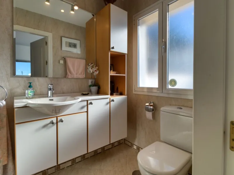 Exclusive Villa with Sea View – Peaceful Location Close to the City