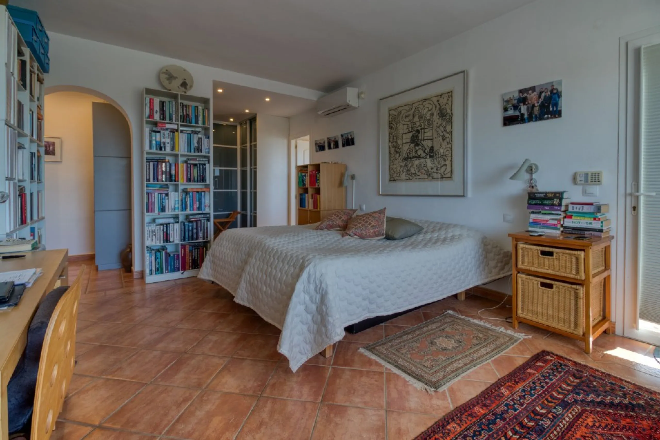 Exclusive Villa with Sea View – Peaceful Location Close to the City