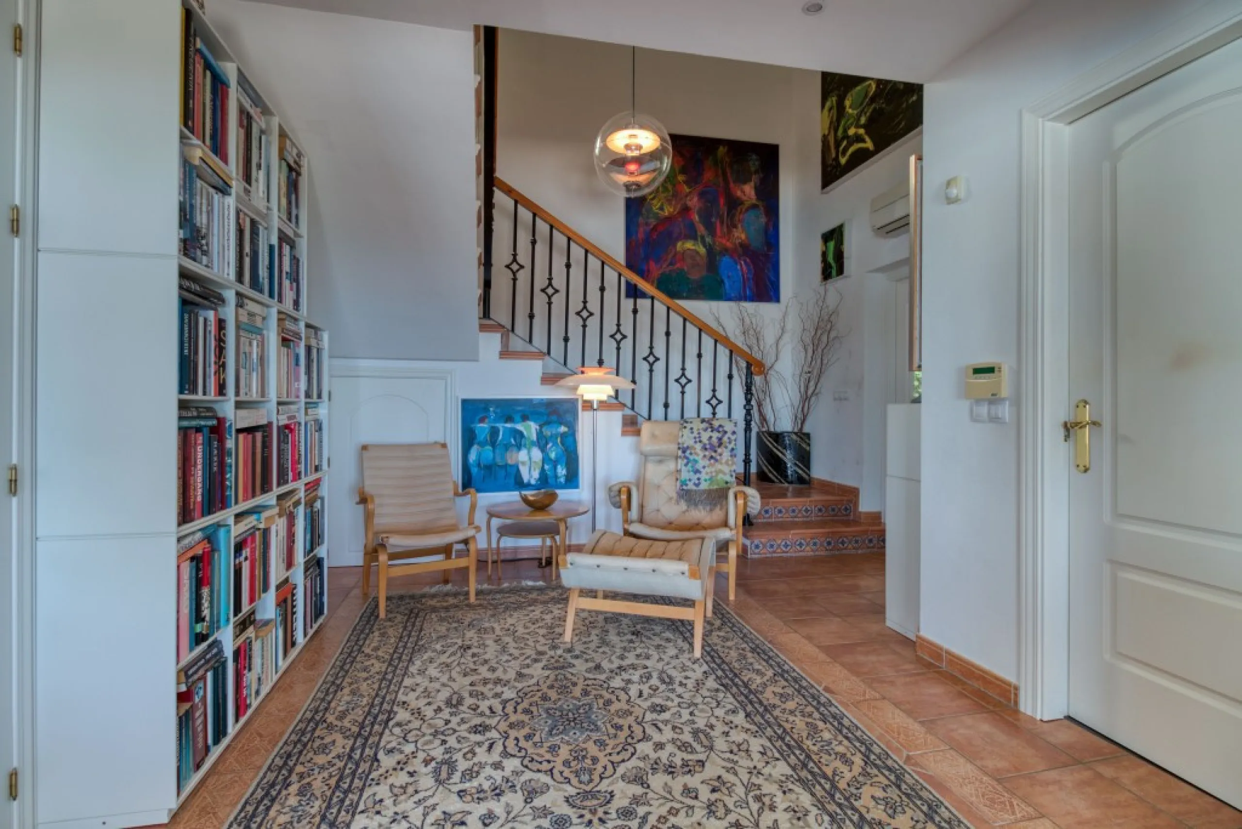 Exclusive Villa with Sea View – Peaceful Location Close to the City