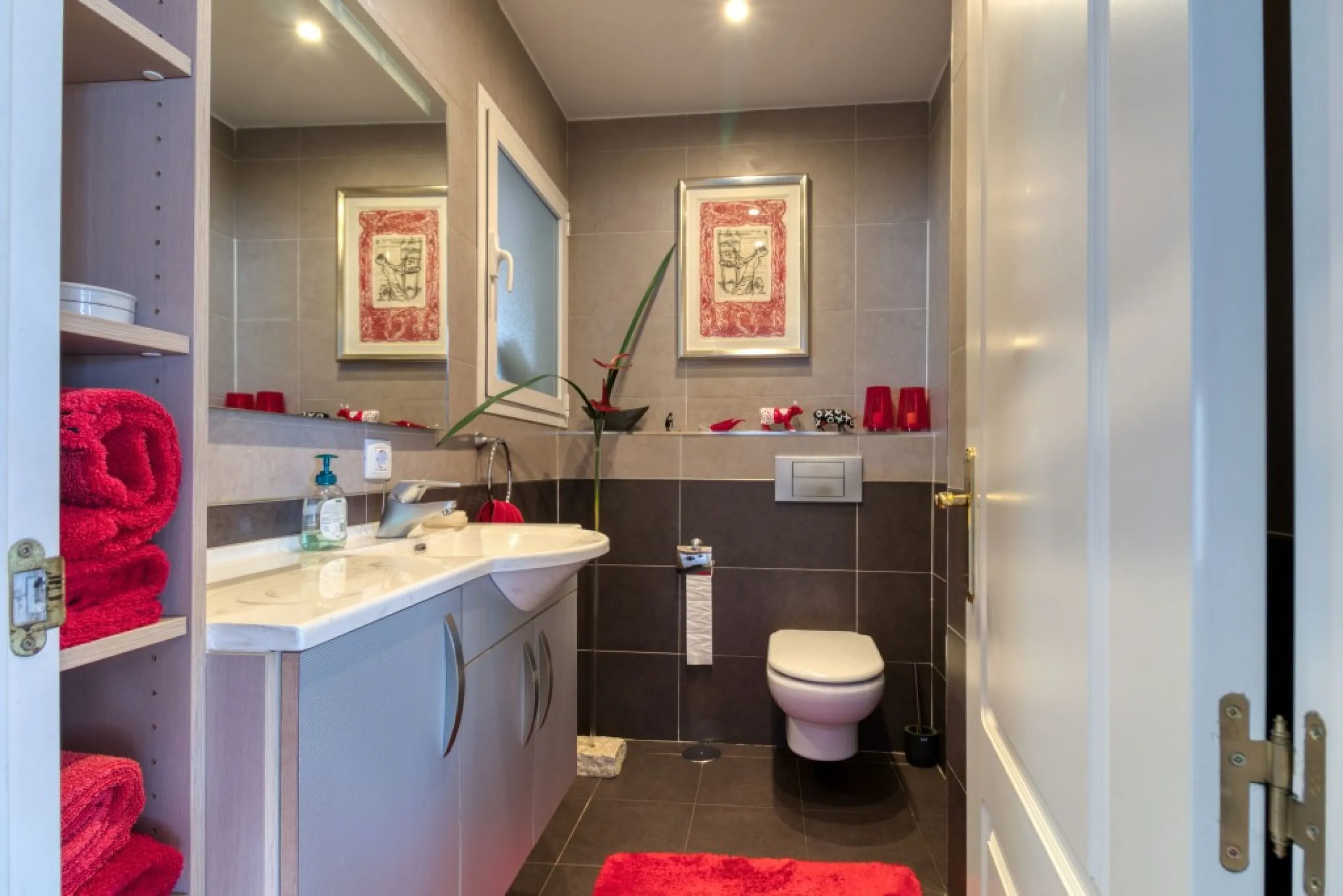 Exclusive Villa with Sea View – Peaceful Location Close to the City