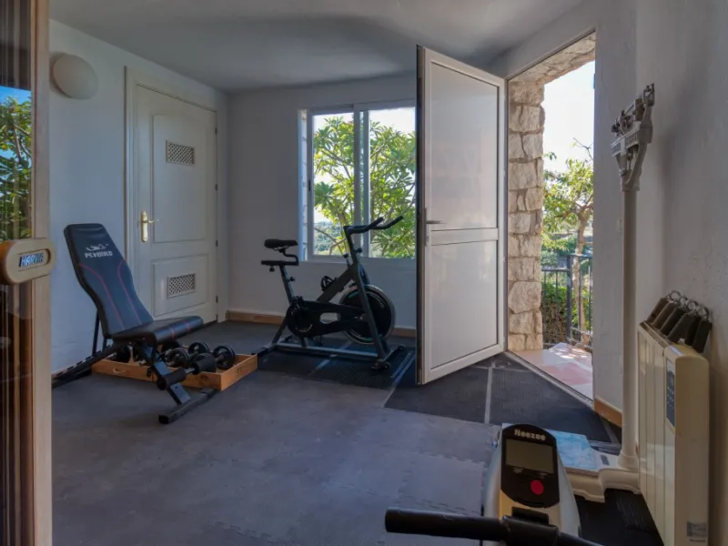 Exclusive Villa with Sea View – Peaceful Location Close to the City