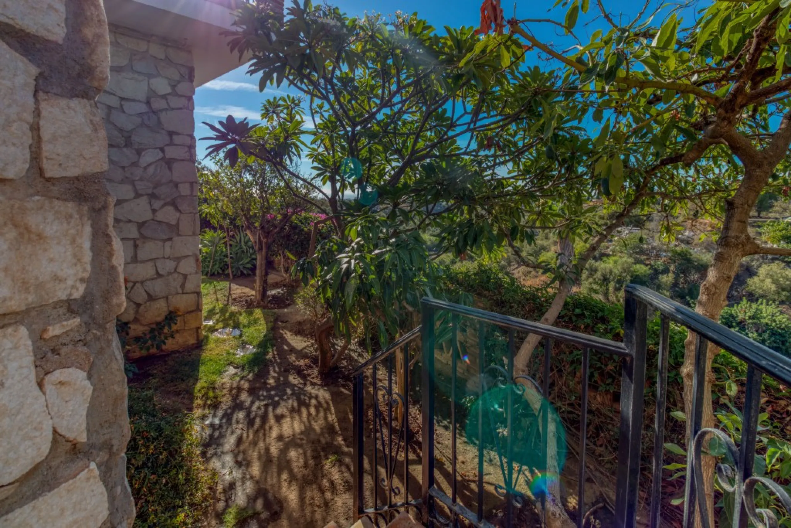 Exclusive Villa with Sea View – Peaceful Location Close to the City