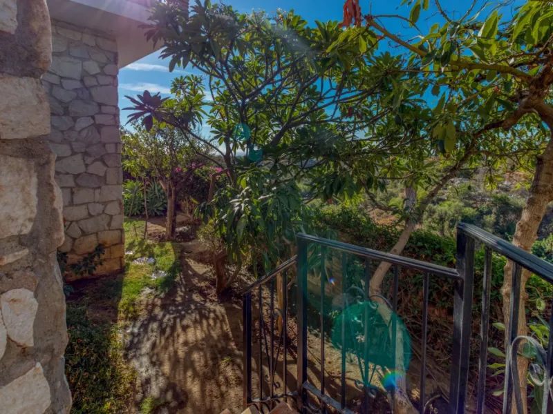 Exclusive Villa with Sea View – Peaceful Location Close to the City