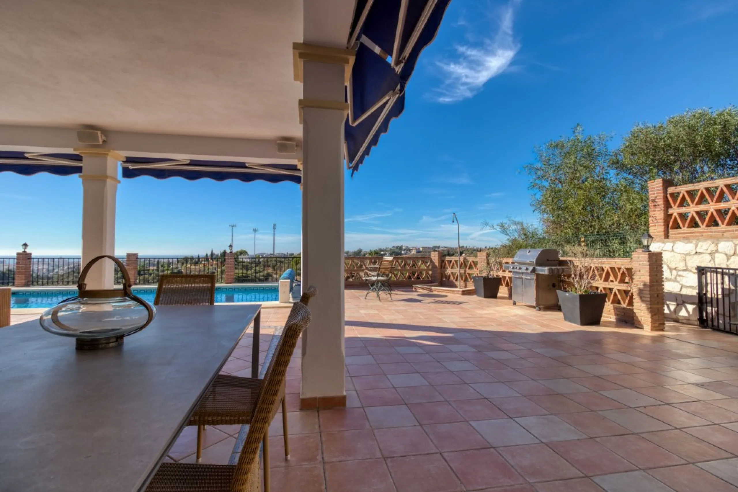 Exclusive Villa with Sea View – Peaceful Location Close to the City