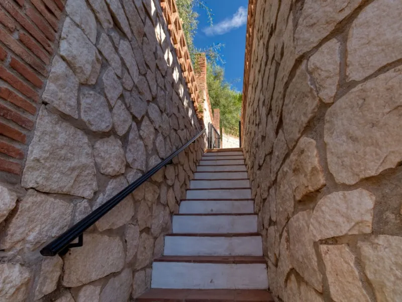 Exclusive Villa with Sea View – Peaceful Location Close to the City