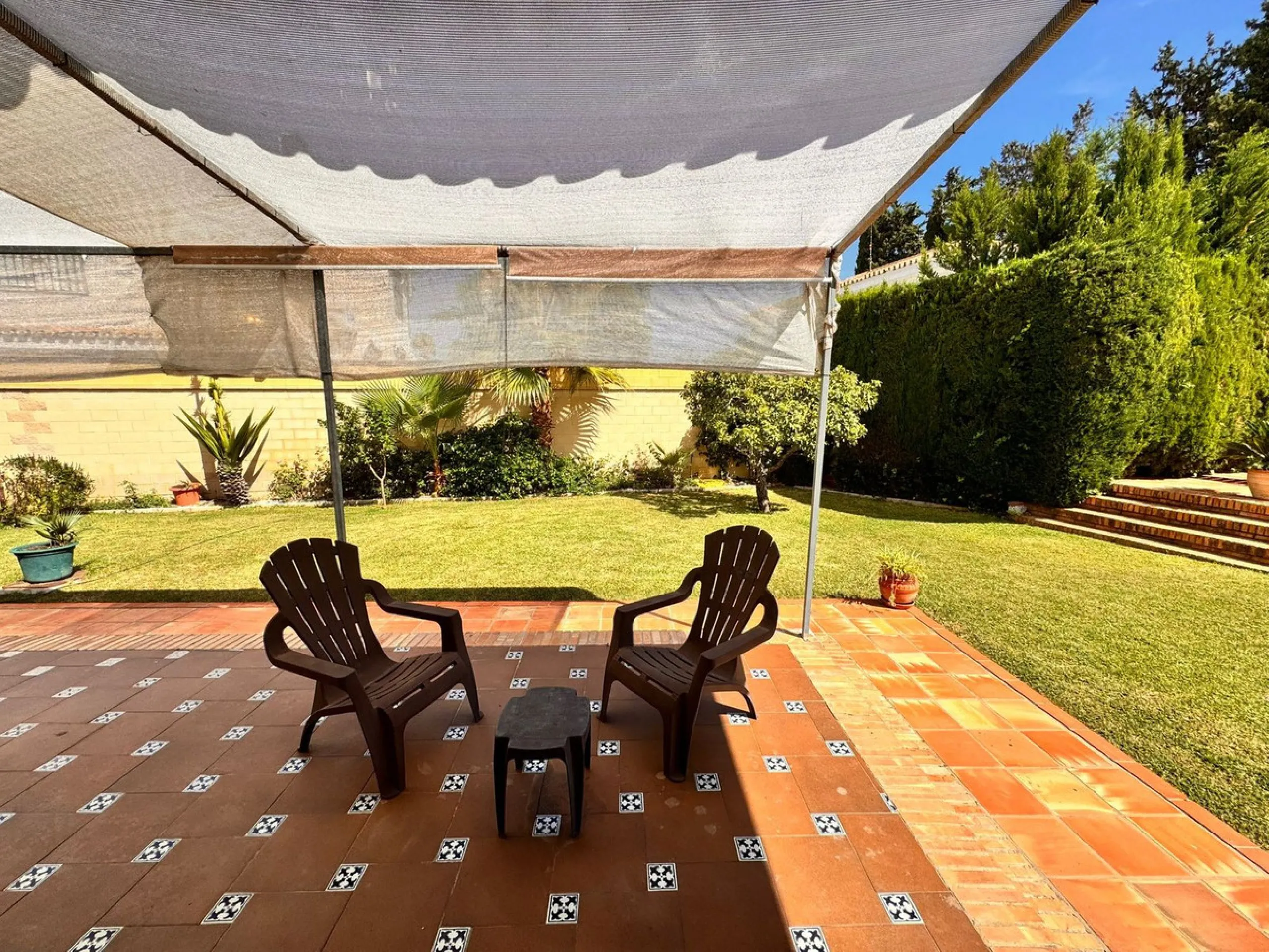 House - Detached Villa в продаже в Churriana, Málaga. В доме 6 спален и 5 ванных комнат. Площадь дома 590 м². Площадь участка 1460 м²