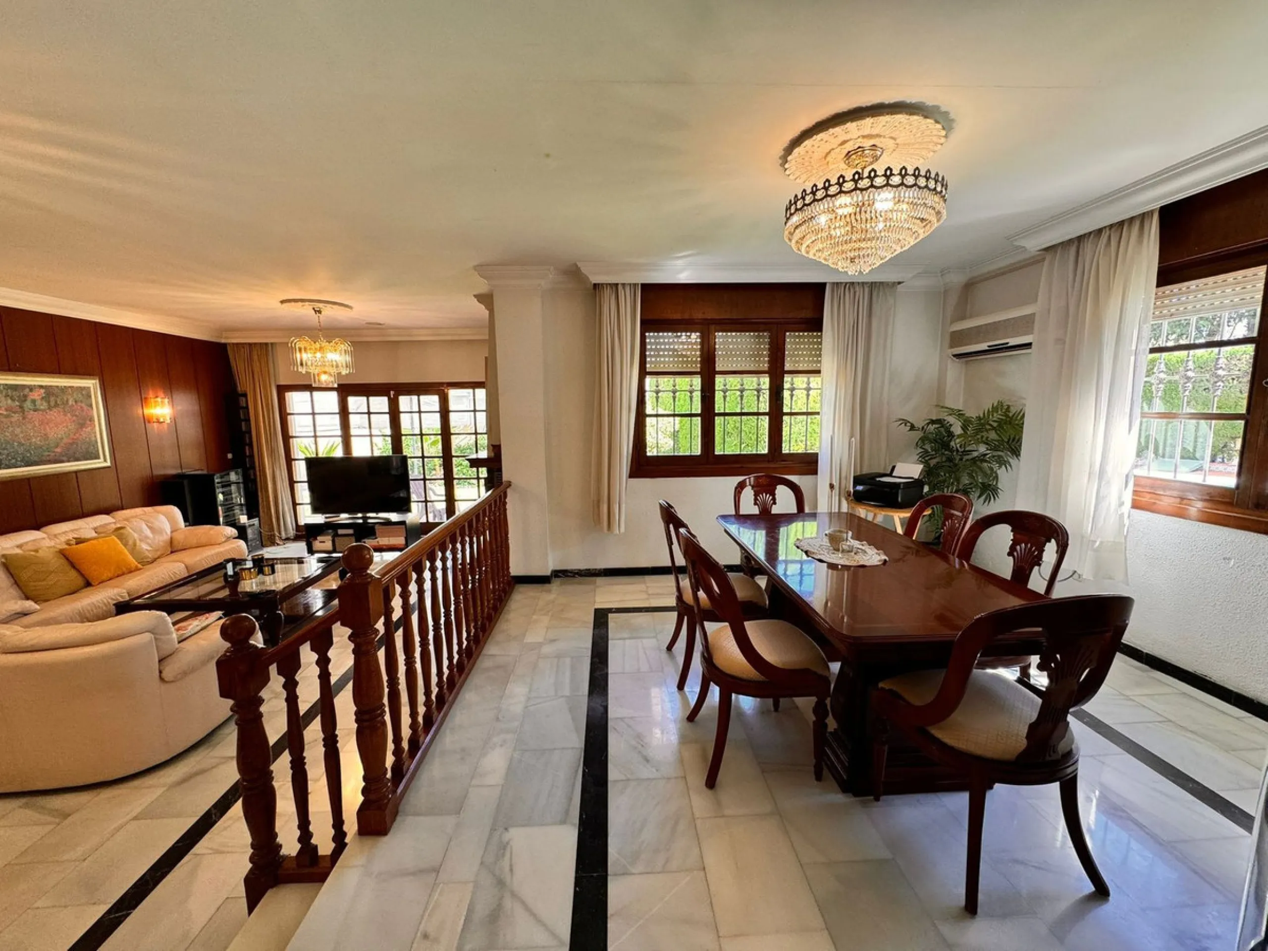 House - Detached Villa в продаже в Churriana, Málaga. В доме 6 спален и 5 ванных комнат. Площадь дома 590 м². Площадь участка 1460 м²