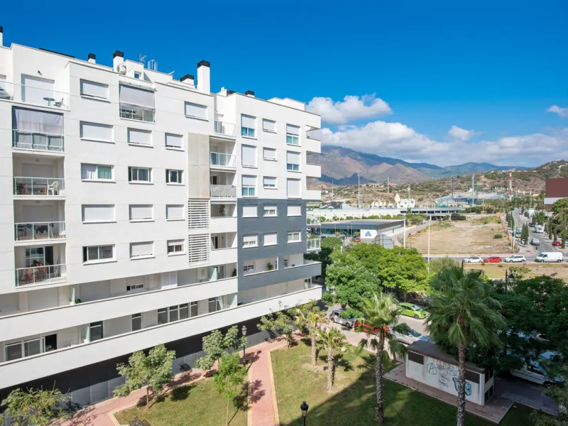 Spacious and bright apartment in the heart of Estepona