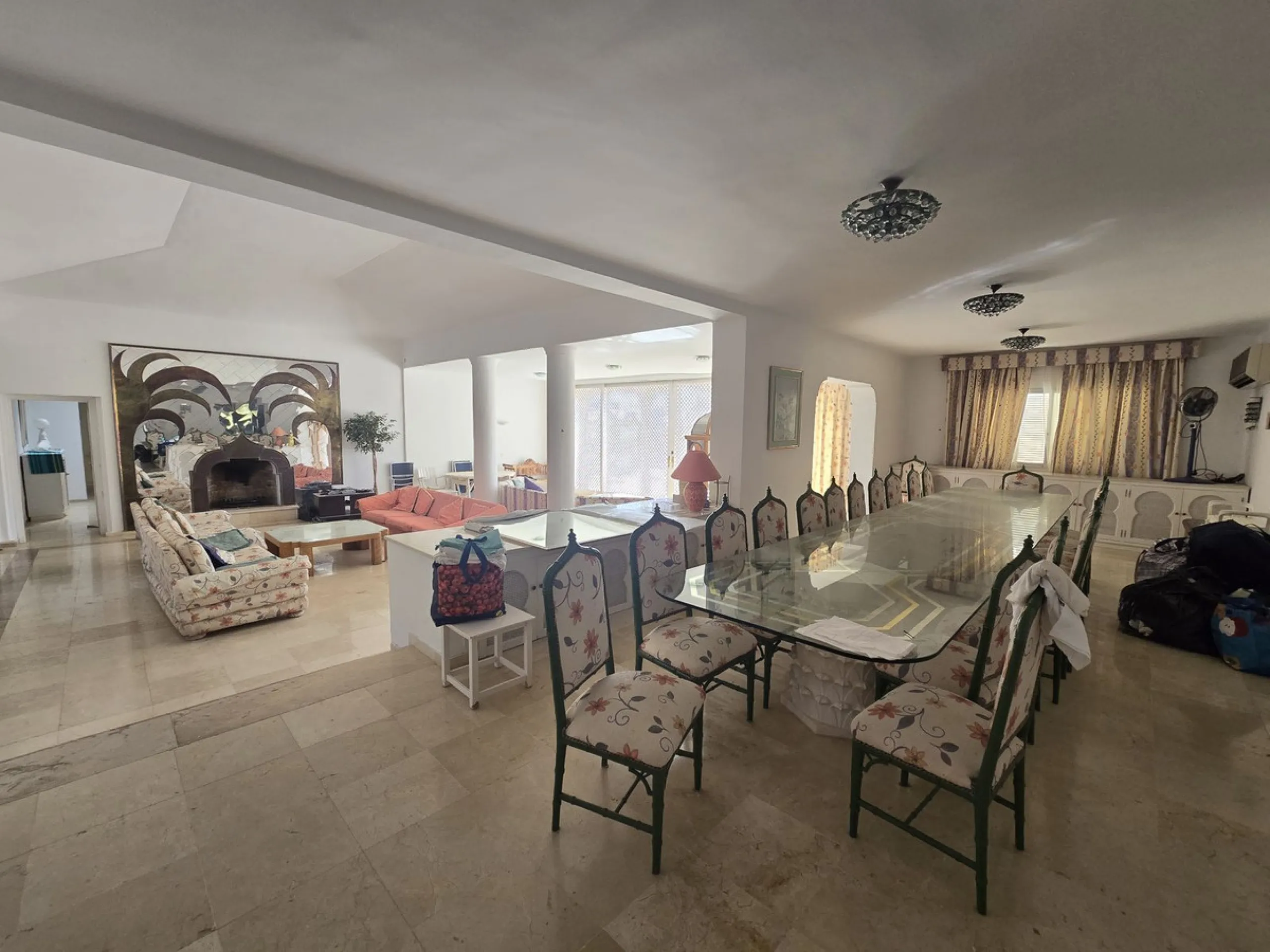 Excellent opportunity - Reform project and villa situated in Marbella Hill Club - 4.000m2 plot