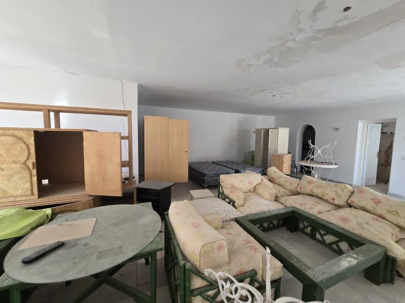Excellent opportunity - Reform project and villa situated in Marbella Hill Club - 4.000m2 plot