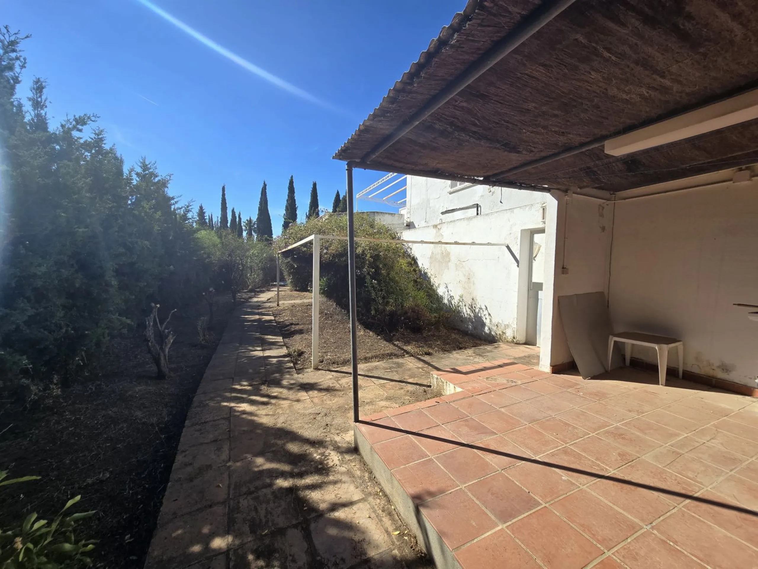 Excellent opportunity - Reform project and villa situated in Marbella Hill Club - 4.000m2 plot