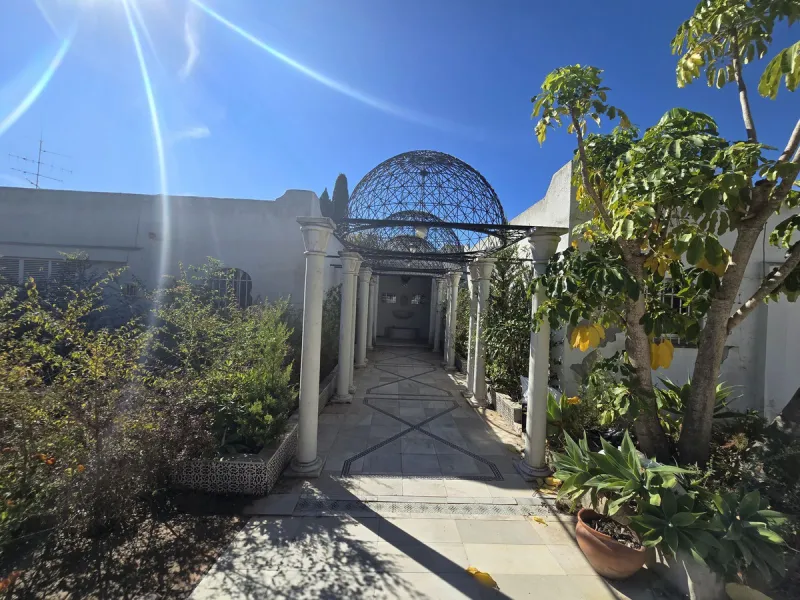 Excellent opportunity - Reform project and villa situated in Marbella Hill Club - 4.000m2 plot