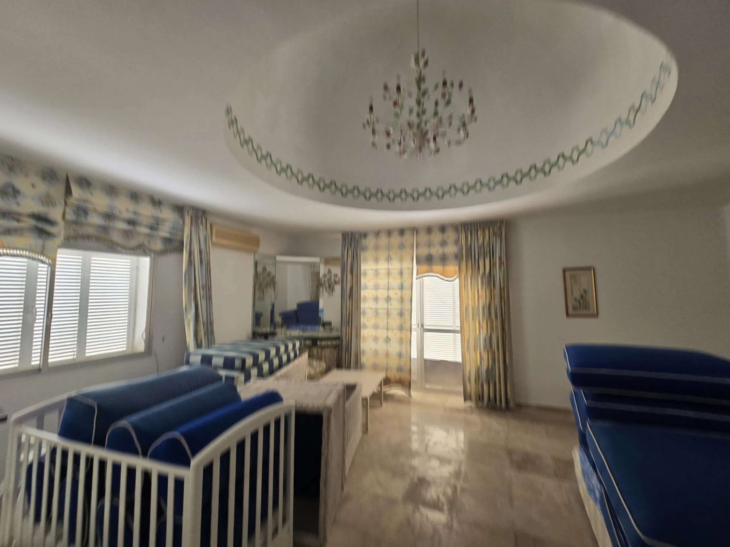 Excellent opportunity - Reform project and villa situated in Marbella Hill Club - 4.000m2 plot