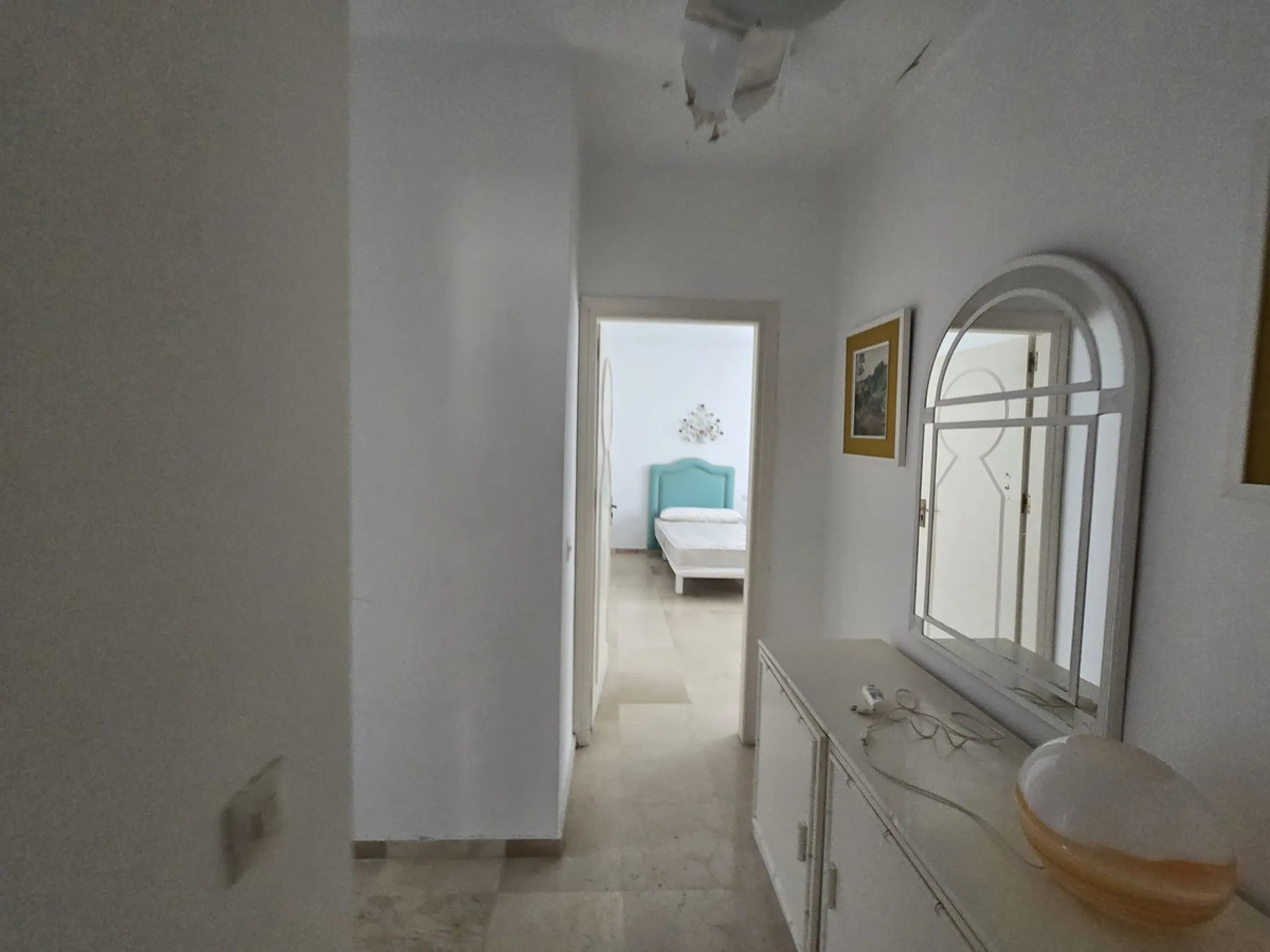 Excellent opportunity - Reform project and villa situated in Marbella Hill Club - 4.000m2 plot