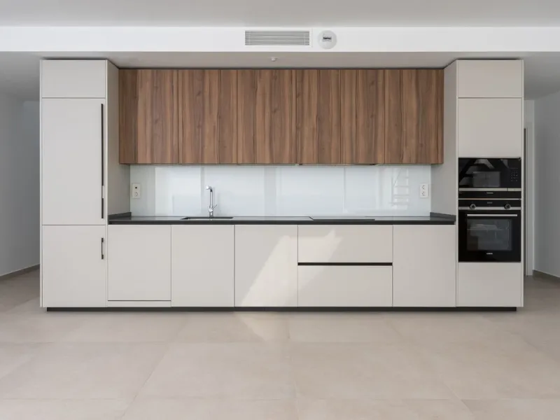 Brand new south facing penthouse duplex, located in an exclusive urbanization. The property consists of hall, 2 bedrooms with built-in wardrobes and electric blinds, guest bathroom, open plan kitchen fully furnished and equipped with electricial appliance