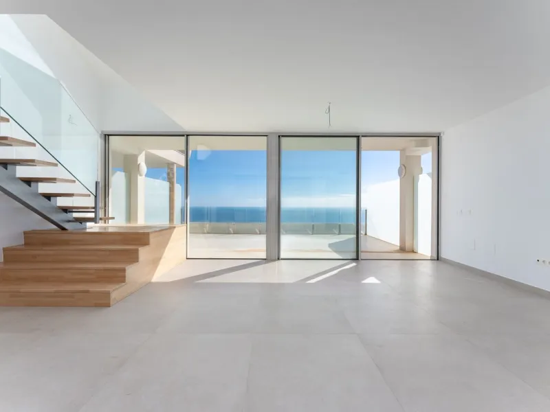 Brand new south facing penthouse duplex, located in an exclusive urbanization. The property consists of hall, 2 bedrooms with built-in wardrobes and electric blinds, guest bathroom, open plan kitchen fully furnished and equipped with electricial appliance