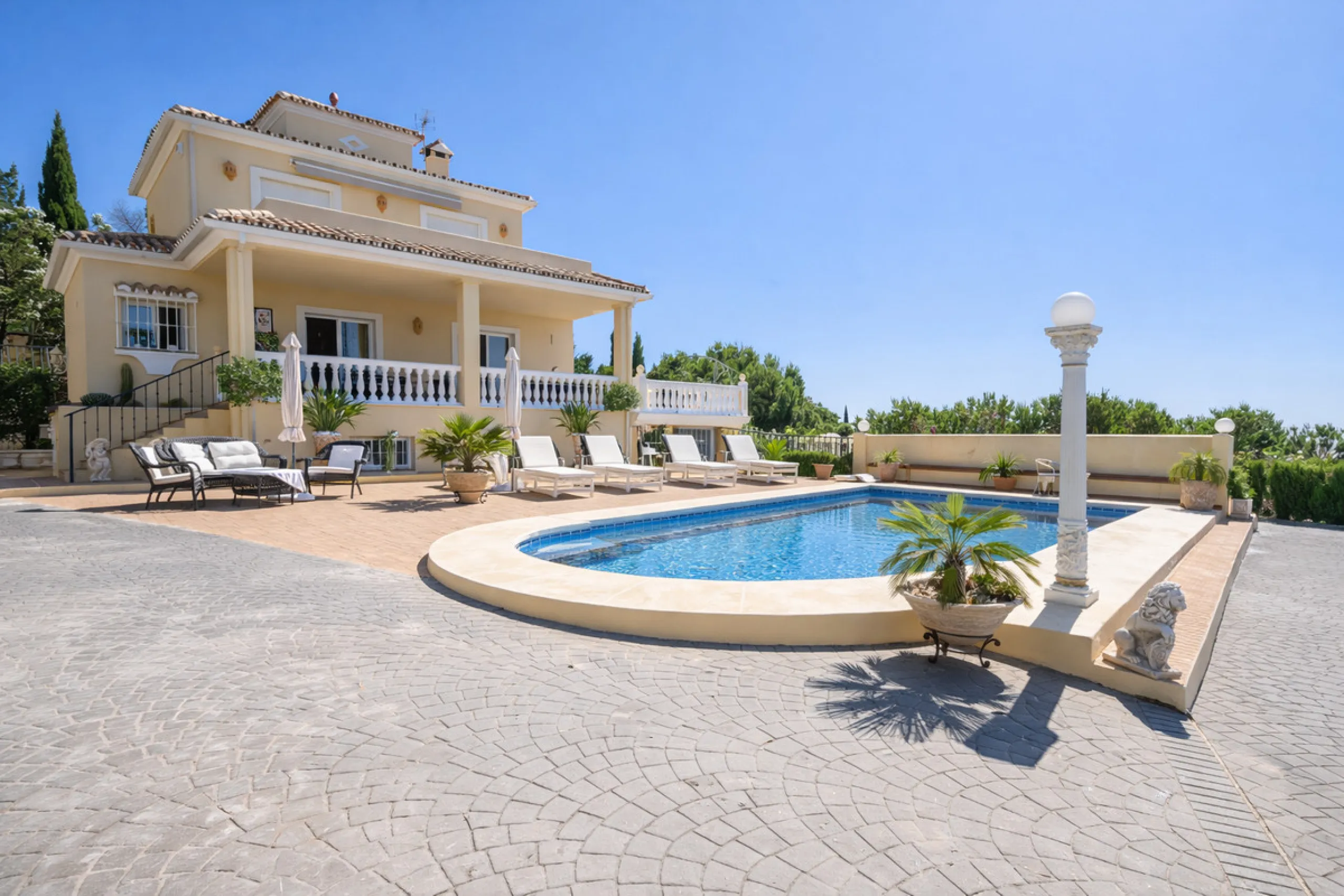 This unique property offers a rare combination of privacy, scale and income potential, set within a natural hillside environment above Estepona. Surrounded by countryside and open views, the estate enjoys far-reaching panoramas across the town, marina, Me