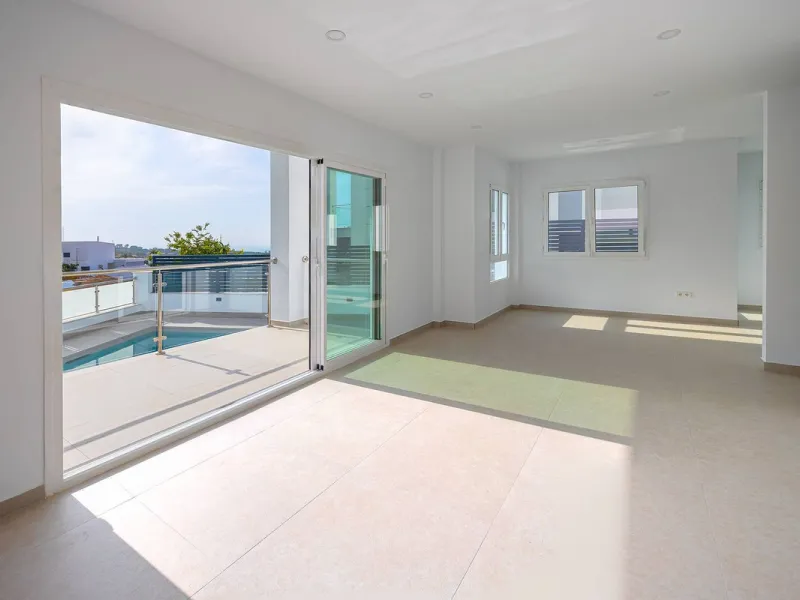 House - Detached Villa в продаже в Nerja, Málaga. В доме 4 спален и 4 ванных комнат. Площадь дома 237 м². Площадь участка 356 м²