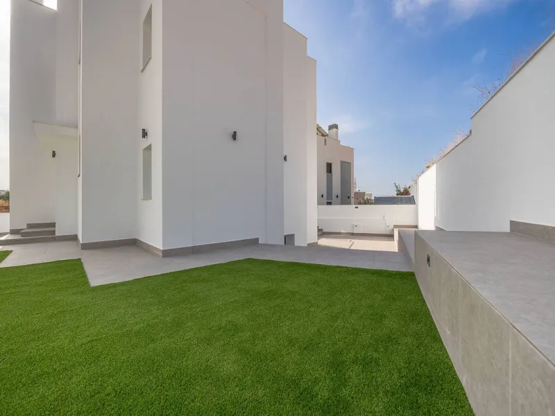 House - Detached Villa в продаже в Nerja, Málaga. В доме 4 спален и 4 ванных комнат. Площадь дома 237 м². Площадь участка 356 м²