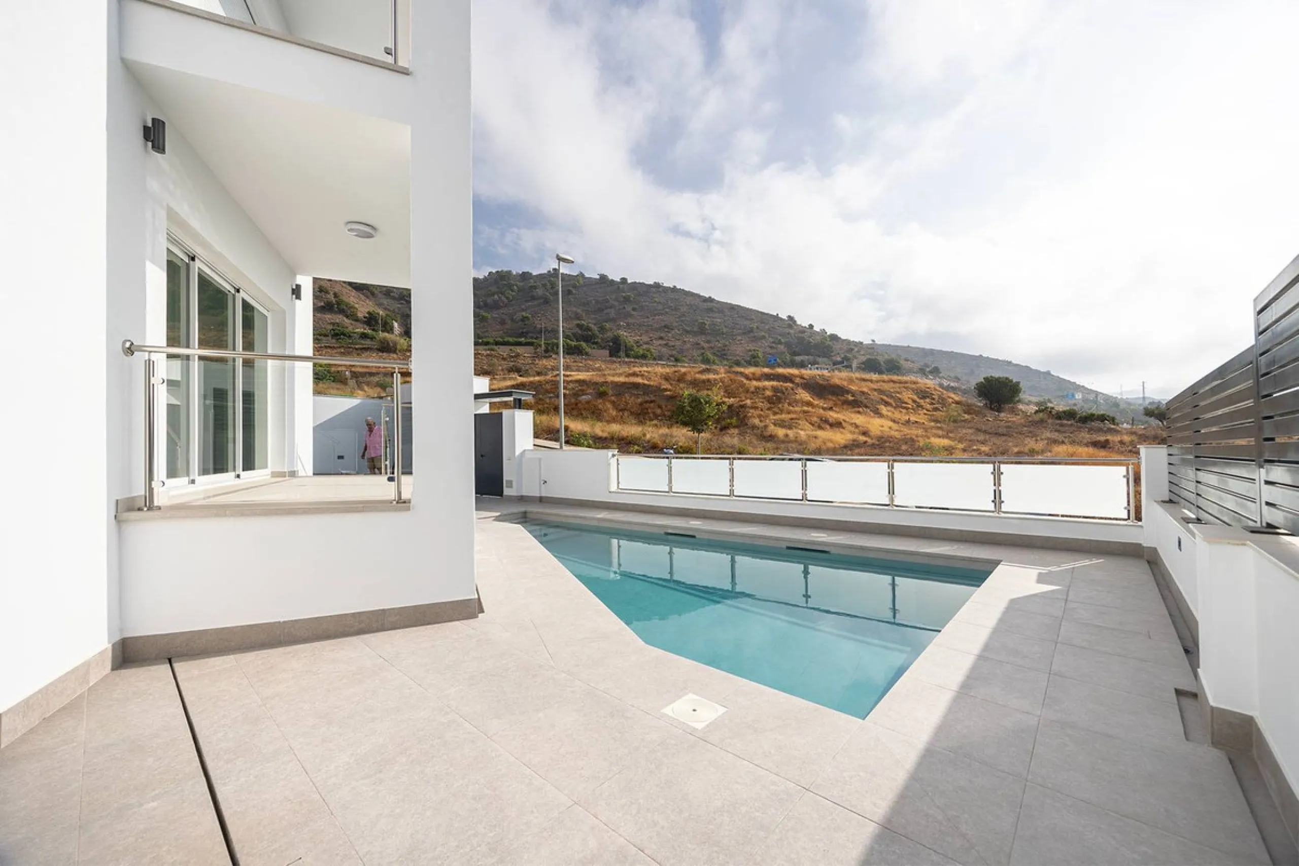 House - Detached Villa в продаже в Nerja, Málaga. В доме 4 спален и 4 ванных комнат. Площадь дома 237 м². Площадь участка 356 м²