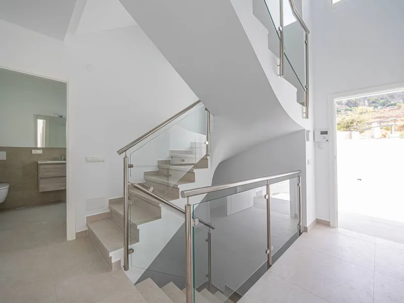 House - Detached Villa в продаже в Nerja, Málaga. В доме 4 спален и 4 ванных комнат. Площадь дома 237 м². Площадь участка 356 м²