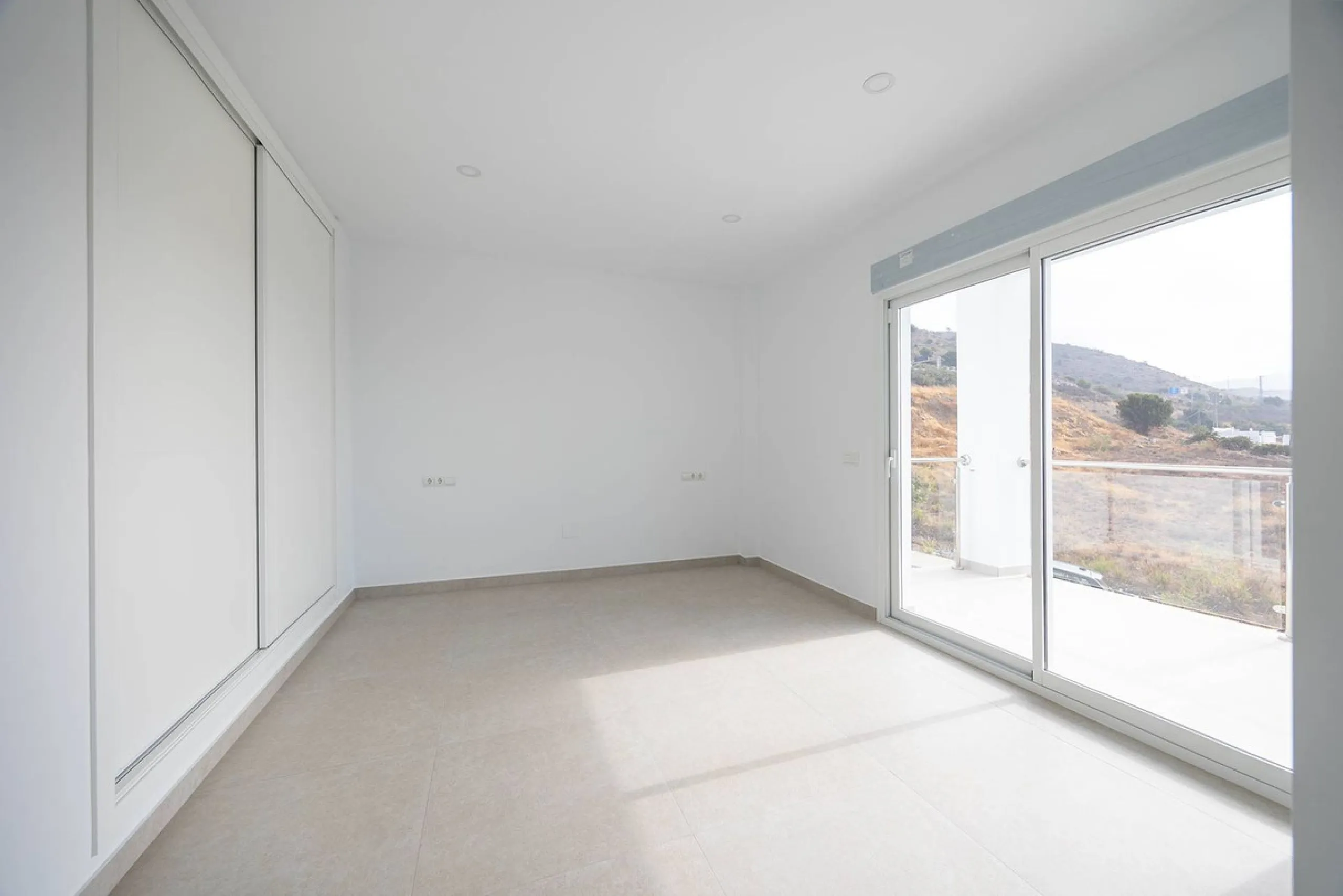 House - Detached Villa в продаже в Nerja, Málaga. В доме 4 спален и 4 ванных комнат. Площадь дома 237 м². Площадь участка 356 м²