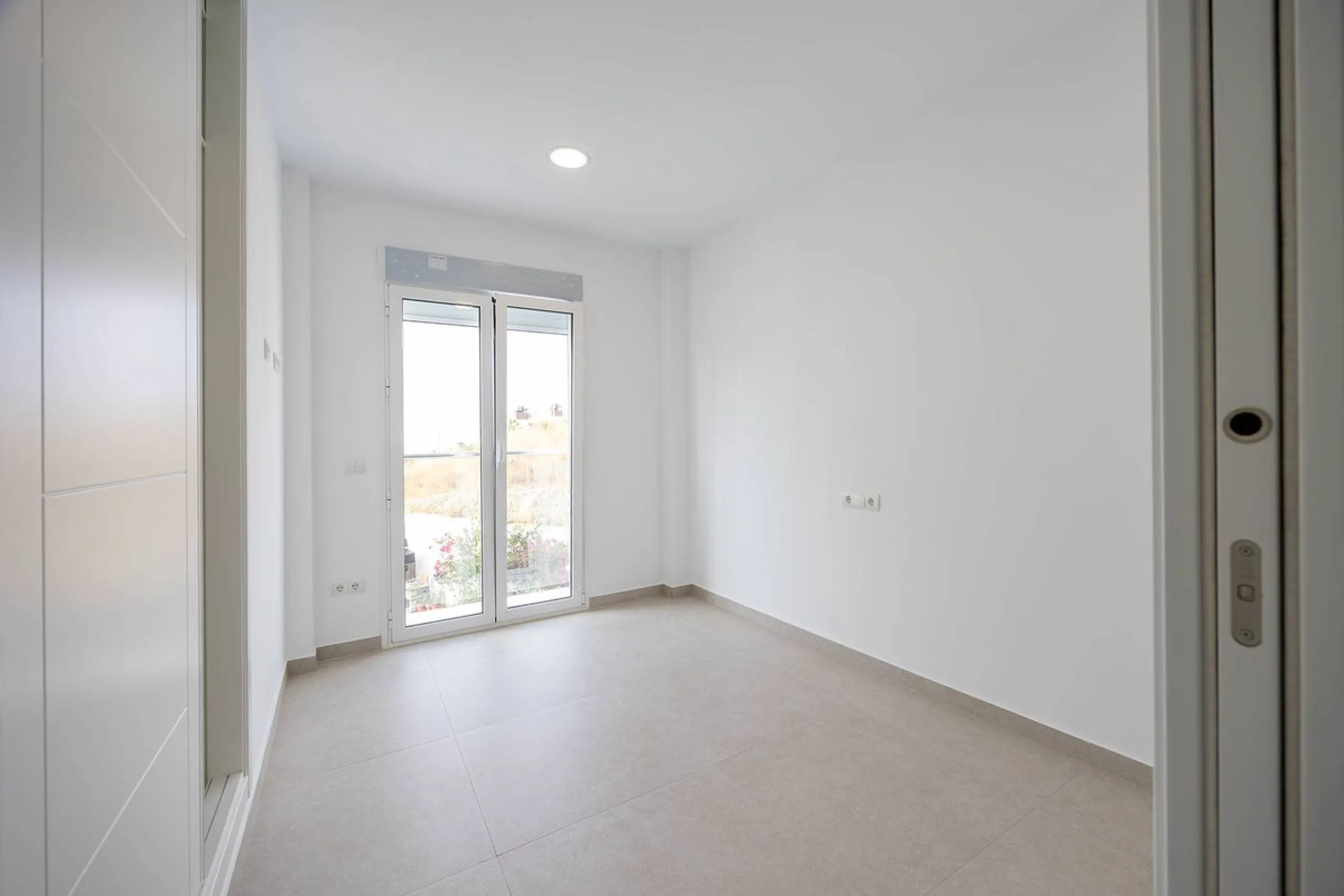 House - Detached Villa в продаже в Nerja, Málaga. В доме 4 спален и 4 ванных комнат. Площадь дома 237 м². Площадь участка 356 м²