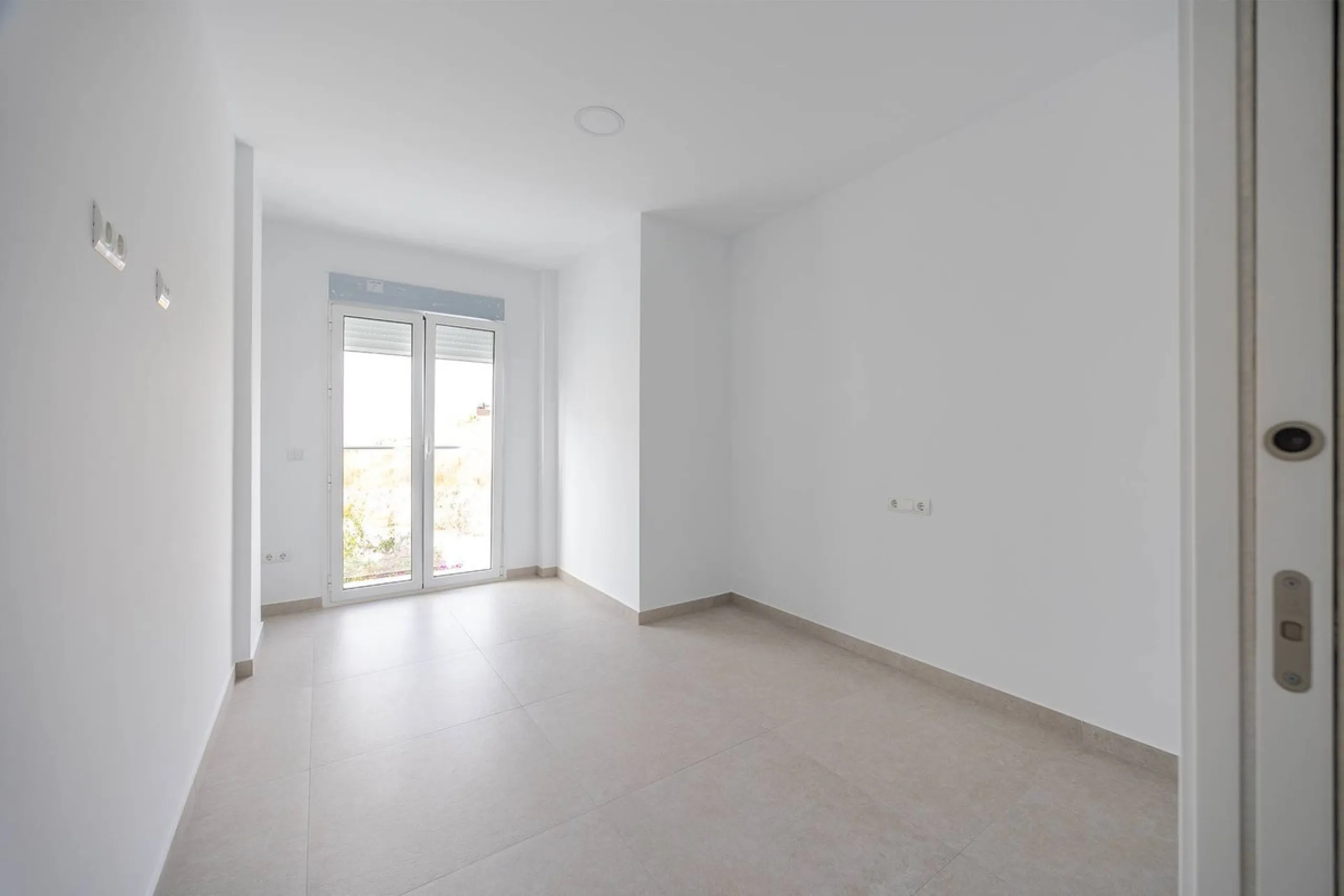 House - Detached Villa в продаже в Nerja, Málaga. В доме 4 спален и 4 ванных комнат. Площадь дома 237 м². Площадь участка 356 м²