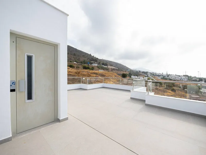 House - Detached Villa в продаже в Nerja, Málaga. В доме 4 спален и 4 ванных комнат. Площадь дома 237 м². Площадь участка 356 м²