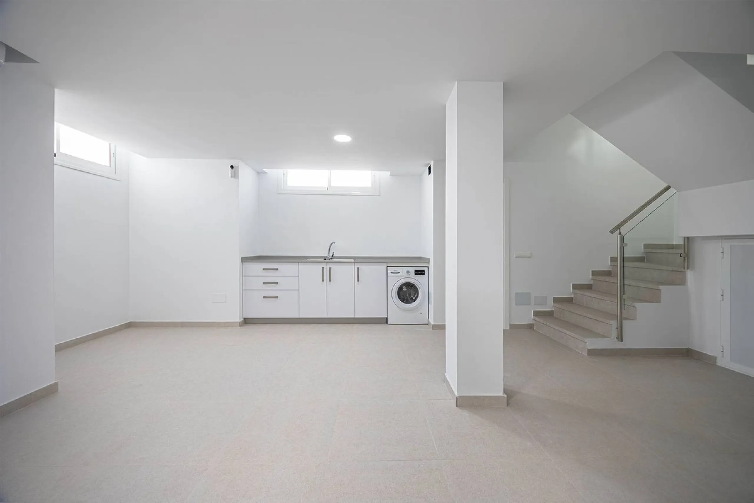 House - Detached Villa в продаже в Nerja, Málaga. В доме 4 спален и 4 ванных комнат. Площадь дома 237 м². Площадь участка 356 м²