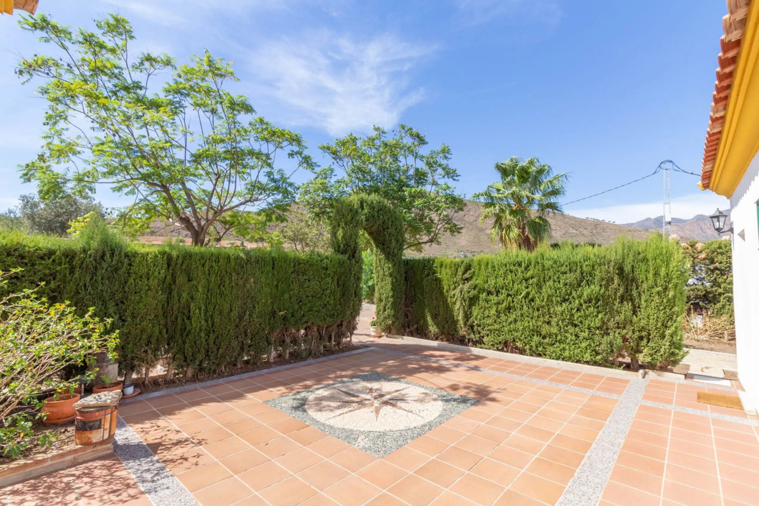 Discover the epitome of rustic elegance in this magnificent Andalucian cortijo, nestled in the serene countryside of Entrerrios (15 mins to Fuengirola and La Cala de Mijas). Built in 2004 to impeccable standards, this detached house offers a harmonious bl