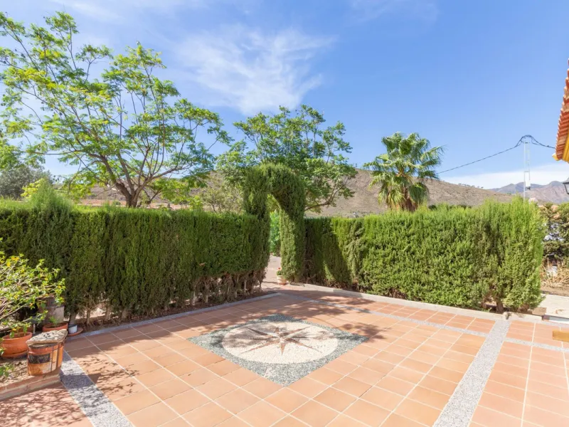 Discover the epitome of rustic elegance in this magnificent Andalucian cortijo, nestled in the serene countryside of Entrerrios (15 mins to Fuengirola and La Cala de Mijas). Built in 2004 to impeccable standards, this detached house offers a harmonious bl