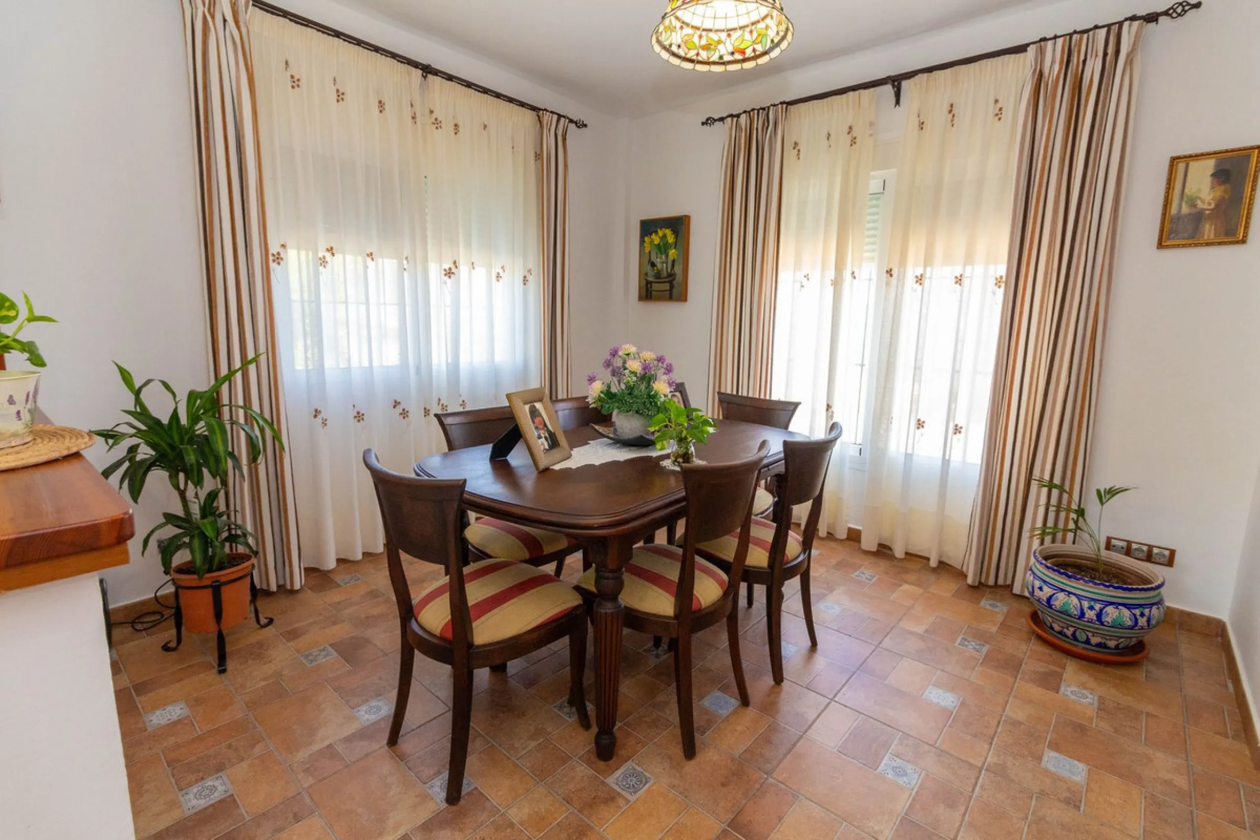 Discover the epitome of rustic elegance in this magnificent Andalucian cortijo, nestled in the serene countryside of Entrerrios (15 mins to Fuengirola and La Cala de Mijas). Built in 2004 to impeccable standards, this detached house offers a harmonious bl