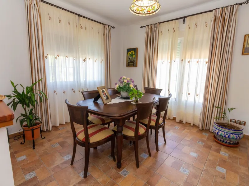 Discover the epitome of rustic elegance in this magnificent Andalucian cortijo, nestled in the serene countryside of Entrerrios (15 mins to Fuengirola and La Cala de Mijas). Built in 2004 to impeccable standards, this detached house offers a harmonious bl
