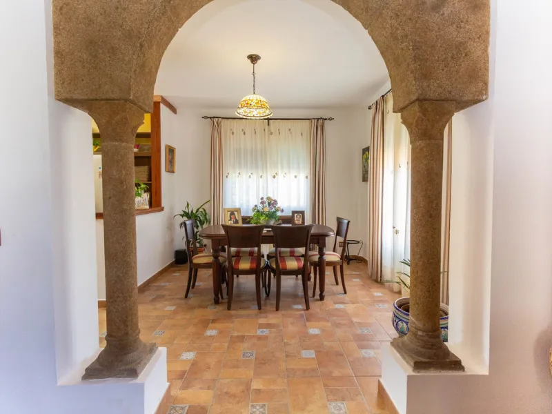 Discover the epitome of rustic elegance in this magnificent Andalucian cortijo, nestled in the serene countryside of Entrerrios (15 mins to Fuengirola and La Cala de Mijas). Built in 2004 to impeccable standards, this detached house offers a harmonious bl