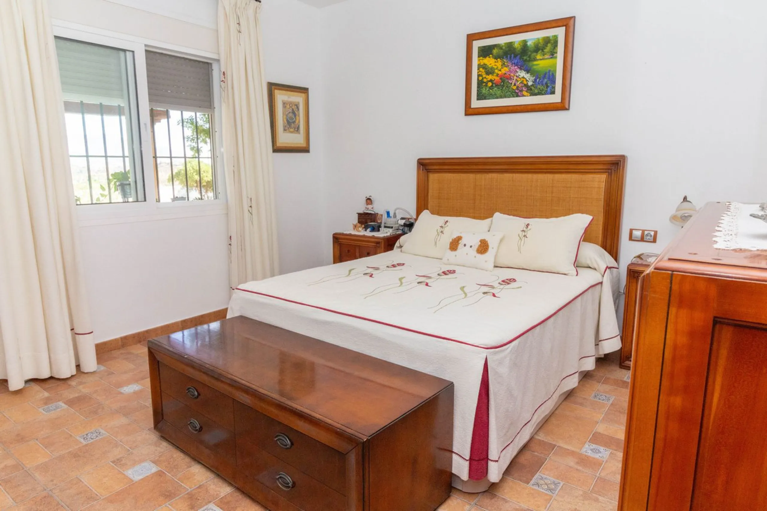 Discover the epitome of rustic elegance in this magnificent Andalucian cortijo, nestled in the serene countryside of Entrerrios (15 mins to Fuengirola and La Cala de Mijas). Built in 2004 to impeccable standards, this detached house offers a harmonious bl