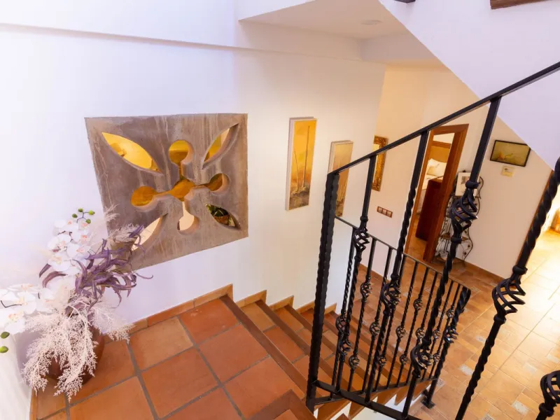 Discover the epitome of rustic elegance in this magnificent Andalucian cortijo, nestled in the serene countryside of Entrerrios (15 mins to Fuengirola and La Cala de Mijas). Built in 2004 to impeccable standards, this detached house offers a harmonious bl