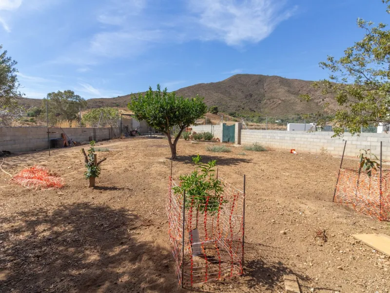 Discover the epitome of rustic elegance in this magnificent Andalucian cortijo, nestled in the serene countryside of Entrerrios (15 mins to Fuengirola and La Cala de Mijas). Built in 2004 to impeccable standards, this detached house offers a harmonious bl