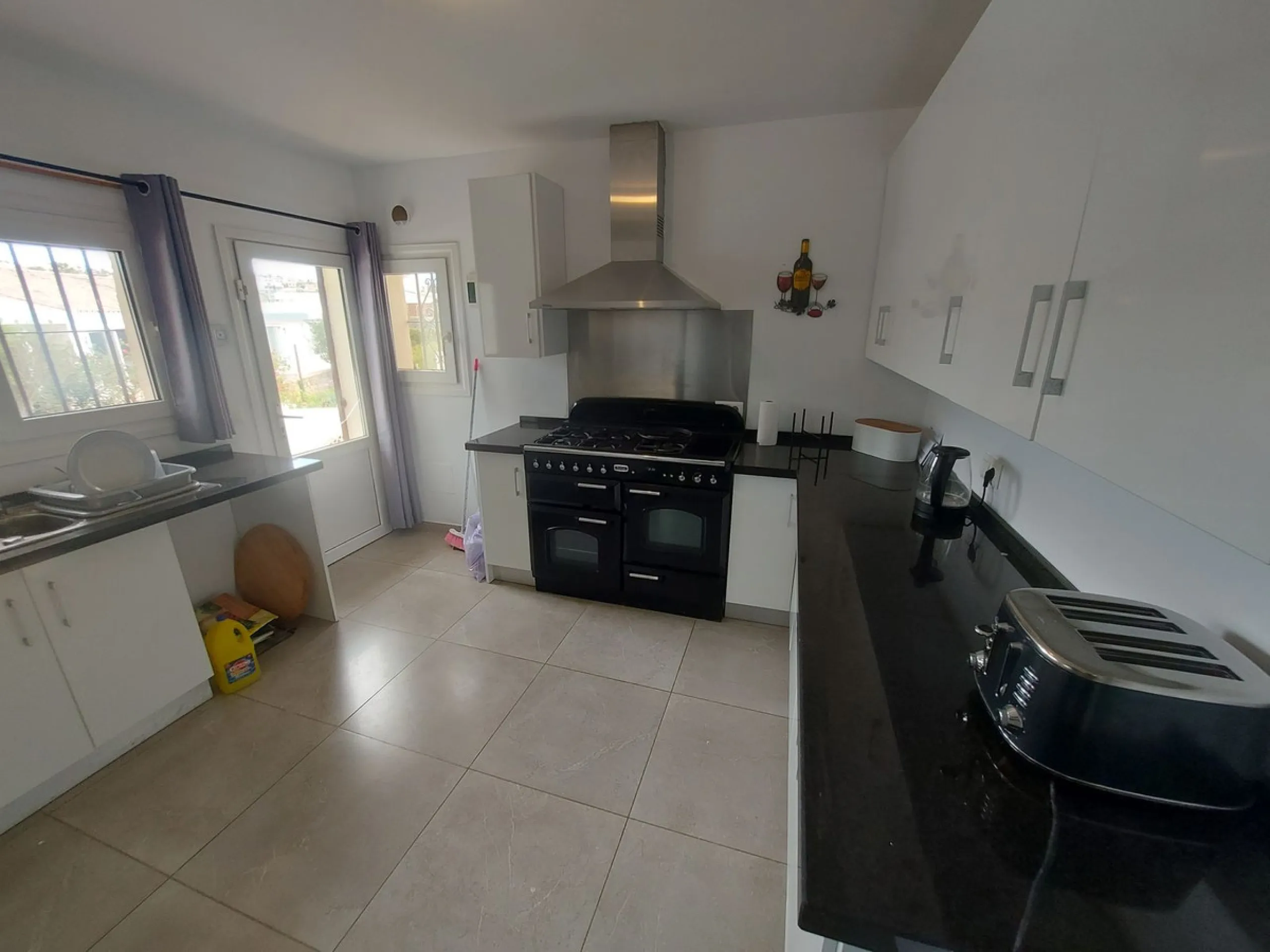 South Facing Villa / Bungalow situated on a large corner plot,