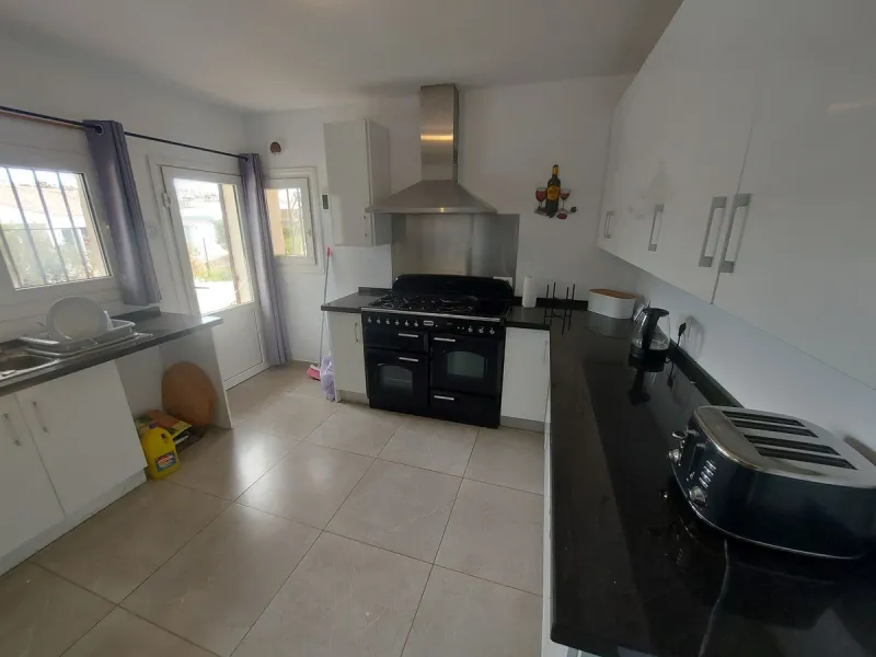 South Facing Villa / Bungalow situated on a large corner plot,