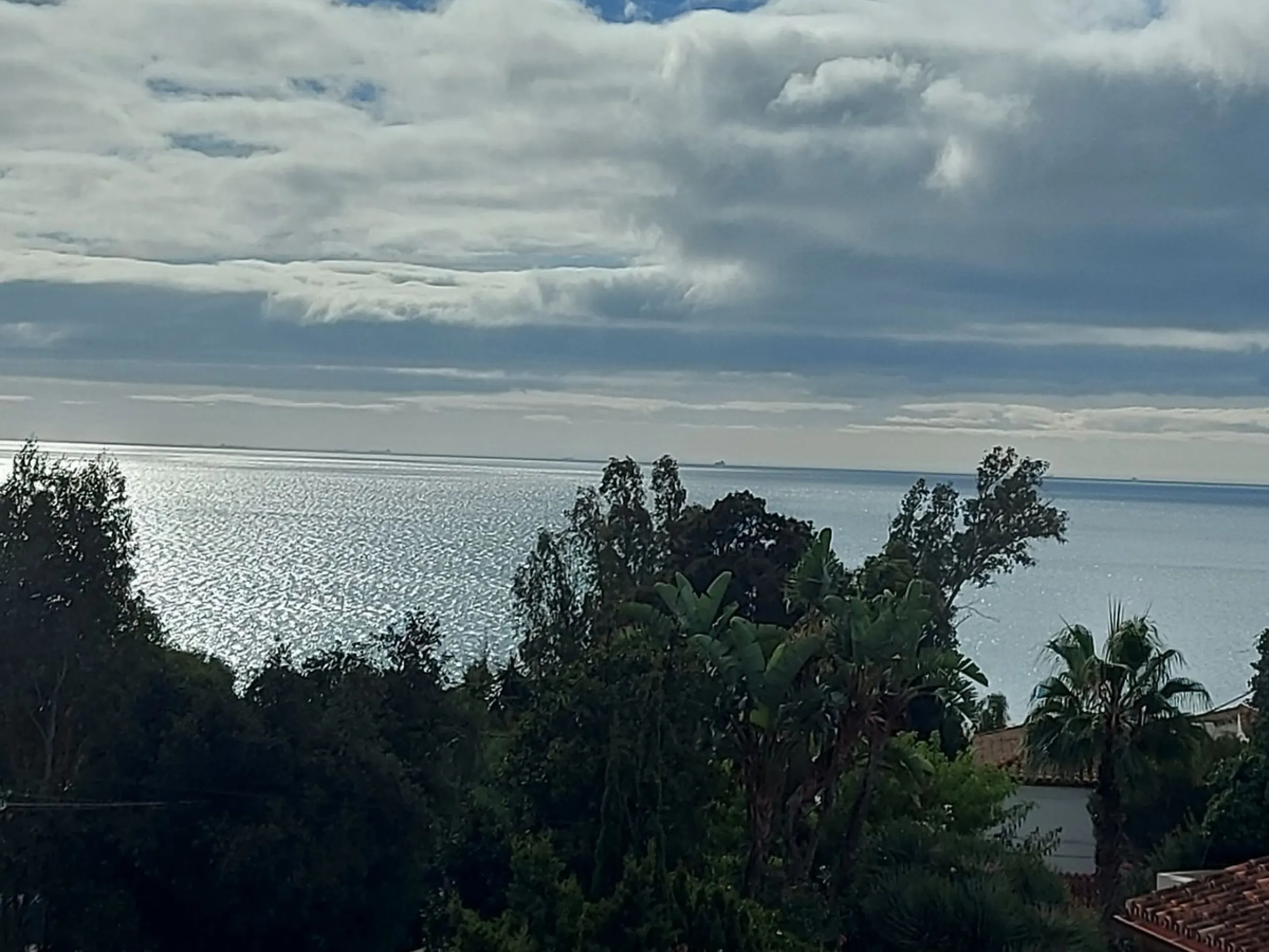South Facing Villa / Bungalow situated on a large corner plot,