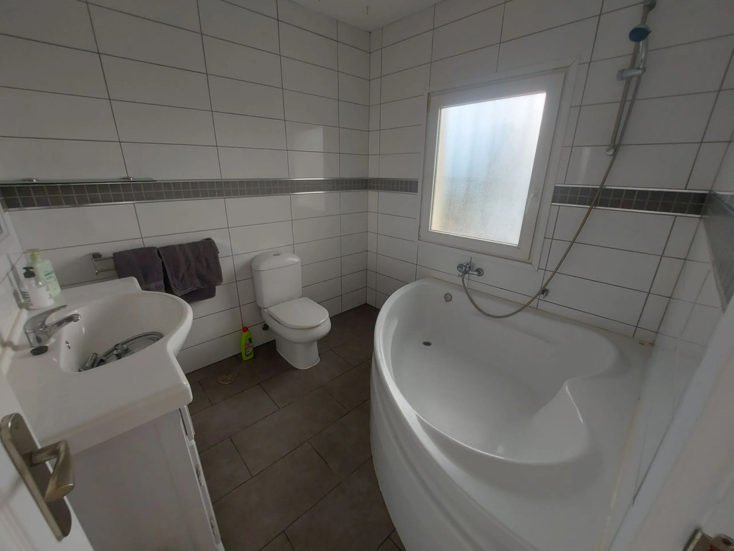 South Facing Villa / Bungalow situated on a large corner plot,