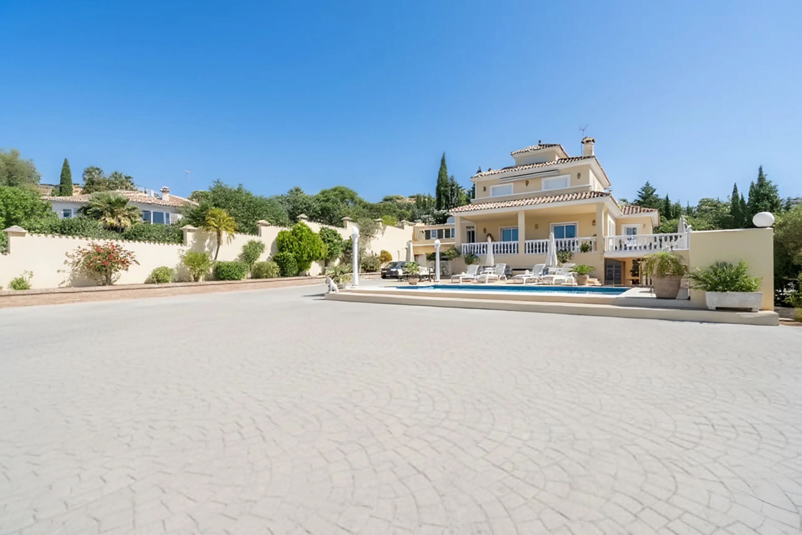 This unique property offers a rare combination of privacy, scale and income potential, set within a natural hillside environment above Estepona. Surrounded by countryside and open views, the estate enjoys far-reaching panoramas across the town, marina, Me