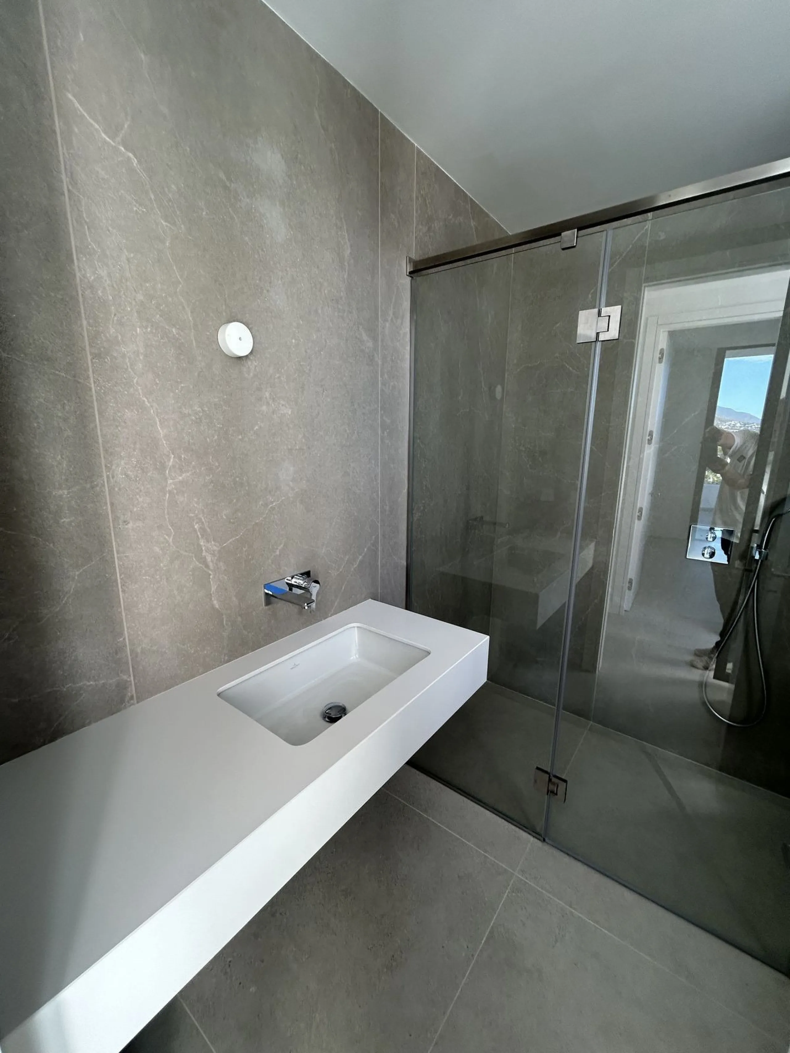La Finca de Marbella 2 is a natural continuation of the phenomenal success of the La Finca de Marbella project. The new project includes 36 modern luxury villas, each on a separate plot with its own swimming pool. The villas are located on south-western s