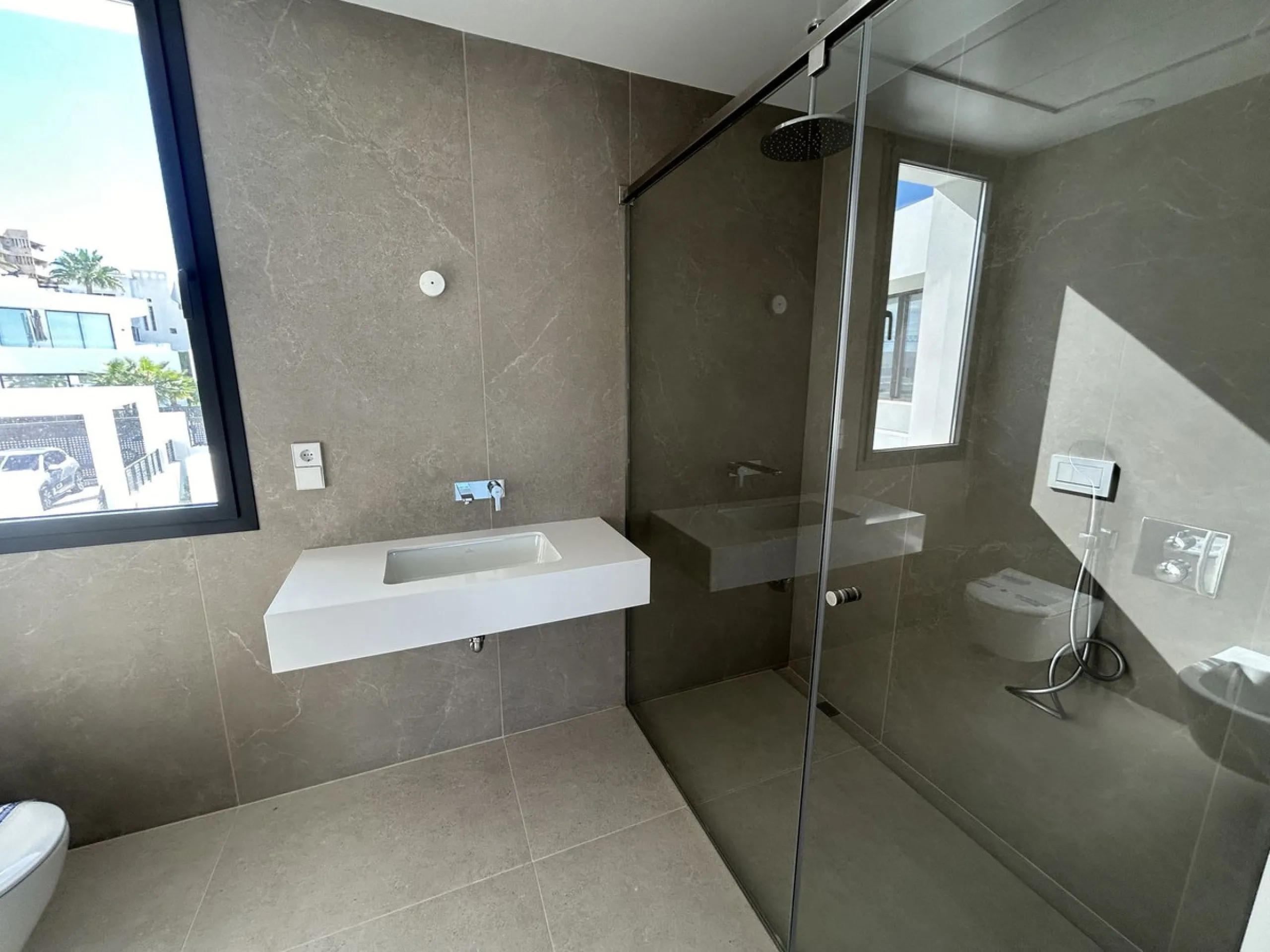 La Finca de Marbella 2 is a natural continuation of the phenomenal success of the La Finca de Marbella project. The new project includes 36 modern luxury villas, each on a separate plot with its own swimming pool. The villas are located on south-western s
