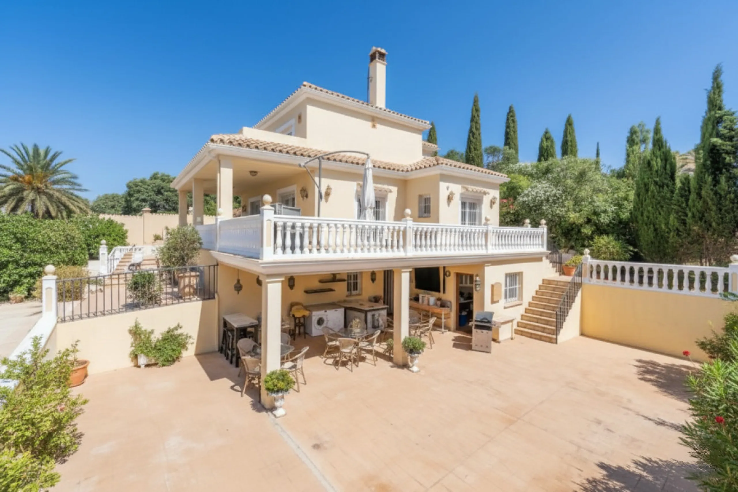 This unique property offers a rare combination of privacy, scale and income potential, set within a natural hillside environment above Estepona. Surrounded by countryside and open views, the estate enjoys far-reaching panoramas across the town, marina, Me
