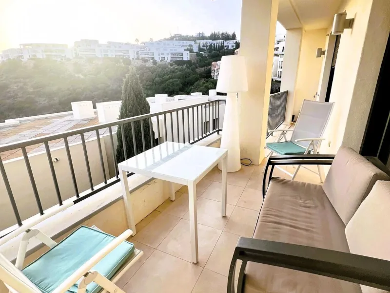 MAGNIFICENT GROUNDFLOOR APARTMENT  WITH PANORAMIC SEAVIEWS!