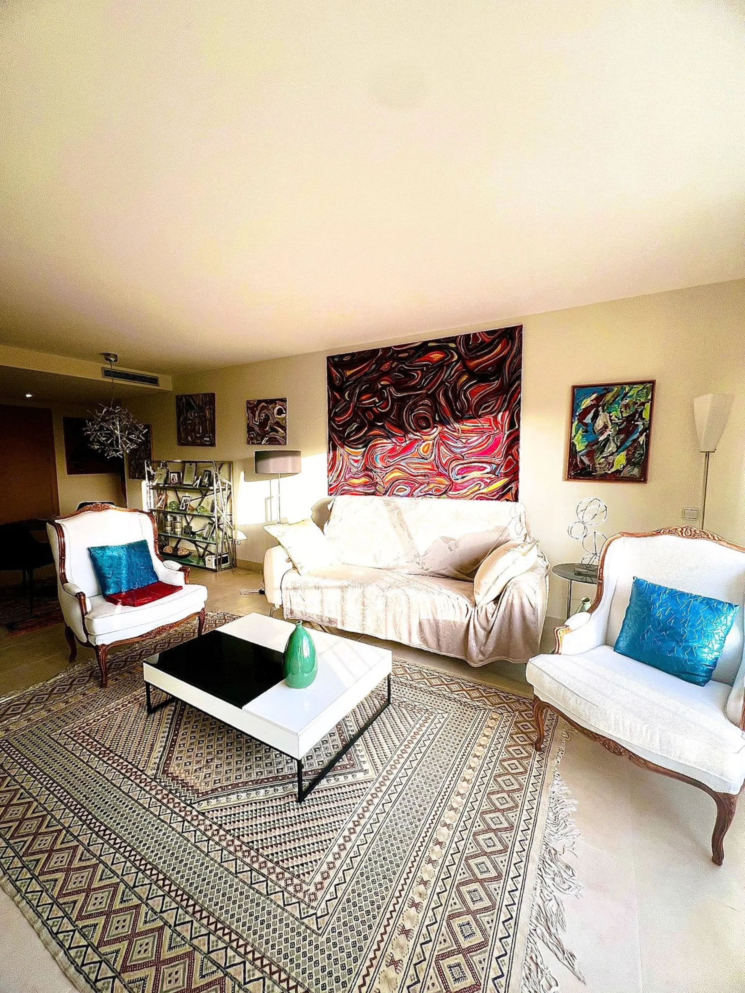 MAGNIFICENT GROUNDFLOOR APARTMENT  WITH PANORAMIC SEAVIEWS!