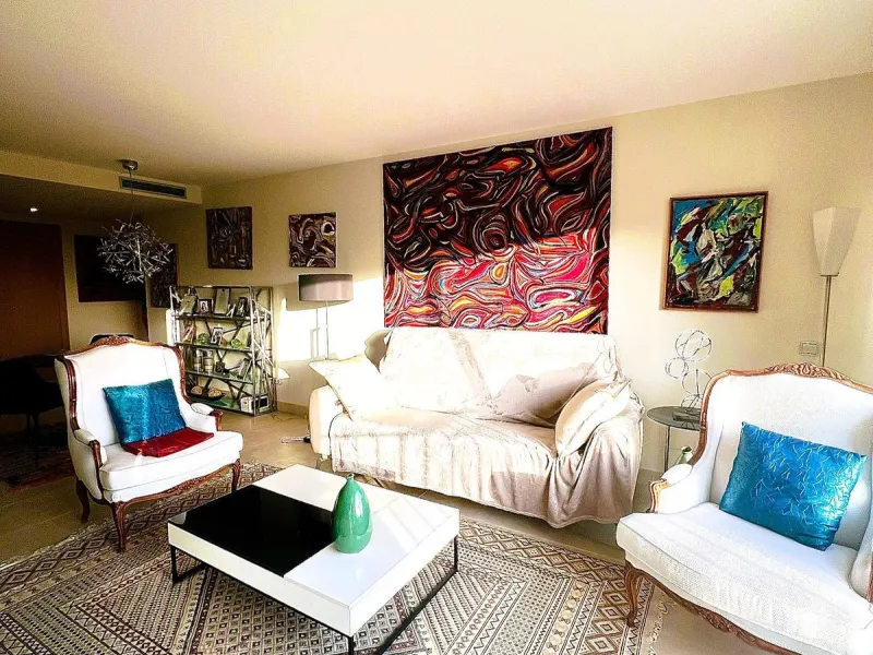 MAGNIFICENT GROUNDFLOOR APARTMENT  WITH PANORAMIC SEAVIEWS!