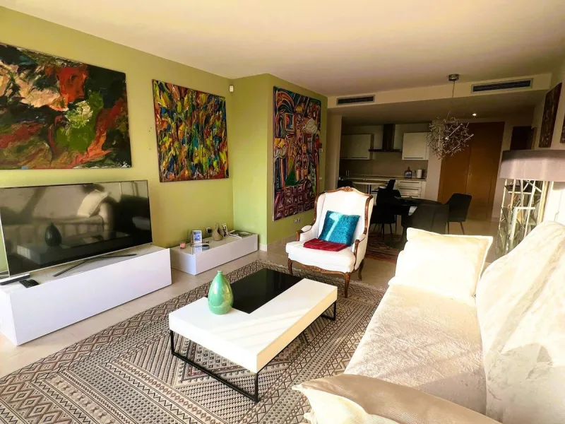 MAGNIFICENT GROUNDFLOOR APARTMENT  WITH PANORAMIC SEAVIEWS!